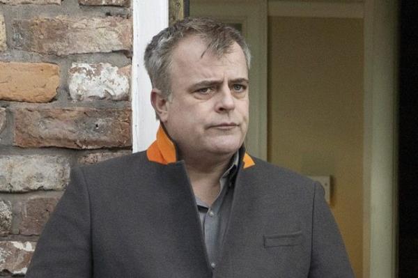 Steve McDonald outside Number 1 in Coronation Street