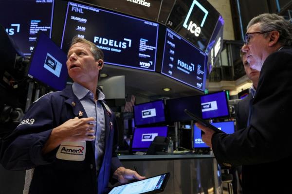 Stock markets rise as US rate hike fears ease, UK inflation slows