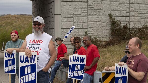 General Motors reaches deal with union that could end strike