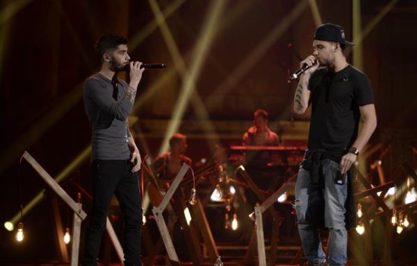 Liam Payne and Zayn Malik perform during rehearsals for the 2013 American Music Awards in LA.