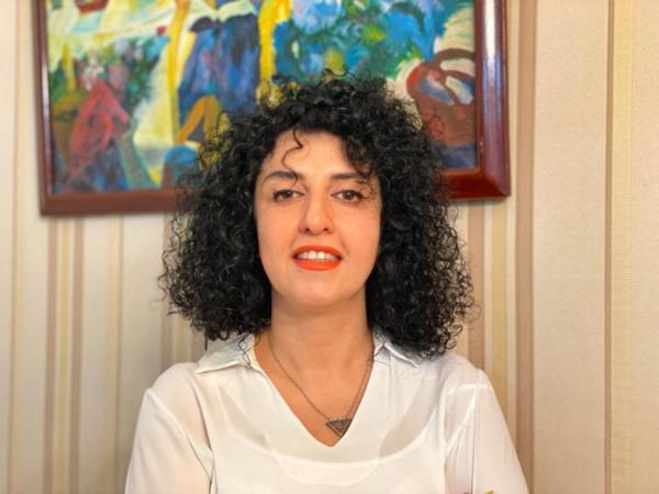 伊朗人权活动家及人权委员会副主席纳尔格斯·穆罕默德的肖像