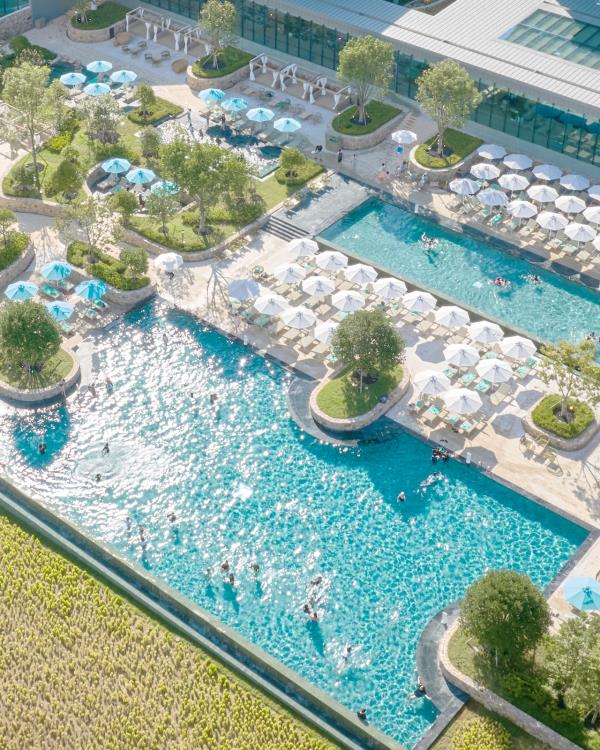 A bird's-eye view of Village de Ananti's swimming pools (Village de Ananti)