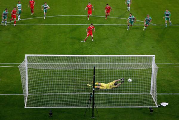 Shelbourne’s Will Jarvis scores the first goal of the game with a penalty. Picture: ©INPHO/Ryan Byrne Shelbourne’s Will Jarvis scores the first goal of the game with a penalty. Picture: ©INPHO/Ryan Byrne