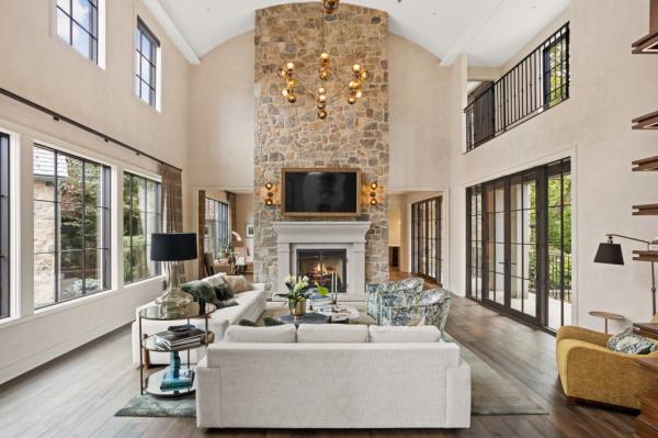 The home occupies nearly 11,000 square feet.