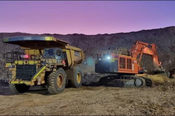 Auric Mining has been working away at its Jeffreys Find pit near Norseman around the clock.