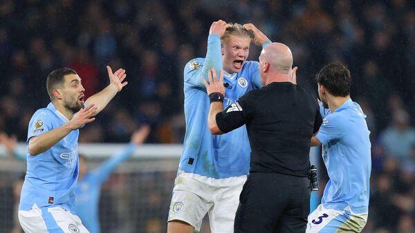 Howard Webb: 'Simon Hooper was devastated by late City-Spurs mistake'