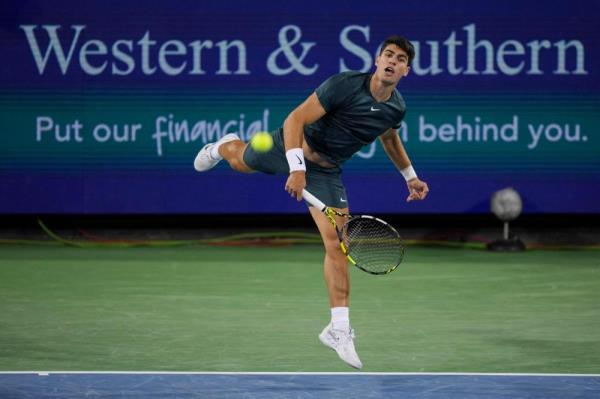 Alcaraz holds off Paul as Medvedev, Tsitsipas exit Cincinnati