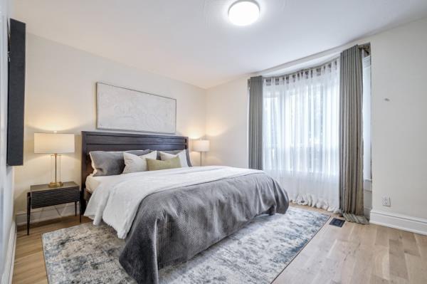 meghan markle toronto home suits