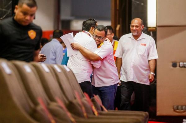 Amirudin: Pakatan-BN coalition mulls legal challenge by way of election petition to annul results in razor-thin majority seats