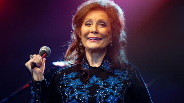 Loretta Lynn smiles