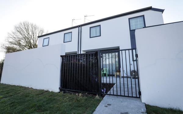 克赖斯特彻奇郊区斯普雷登的巴林顿街的社会住房综合体，那里有一人于2024年9月4日去世。