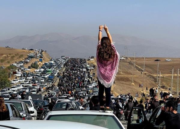Risking revival of unrest, Iran rulers tighten curbs on dissent