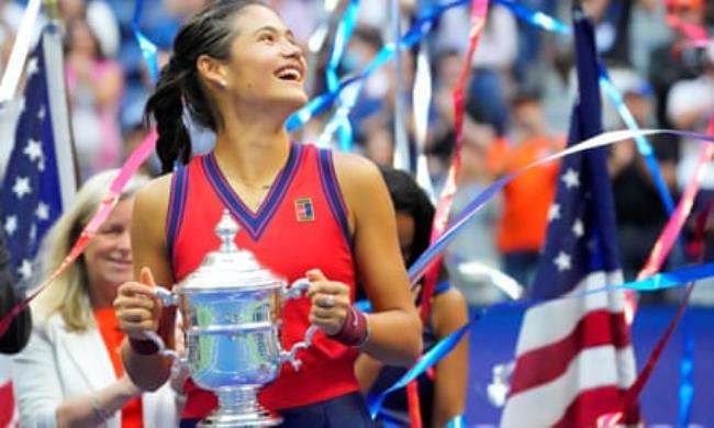 Emma Raducanu with the US Open title.