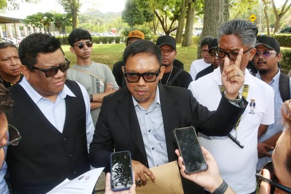 MRECA主席Datuk Adzwan Manas表示,这些组织还希望与财政部的代表沟通,表达他们的意见。 — Choo Choy May摄