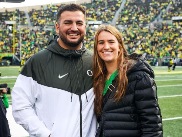 Hroniss Grasu, Sabrina Ionescu