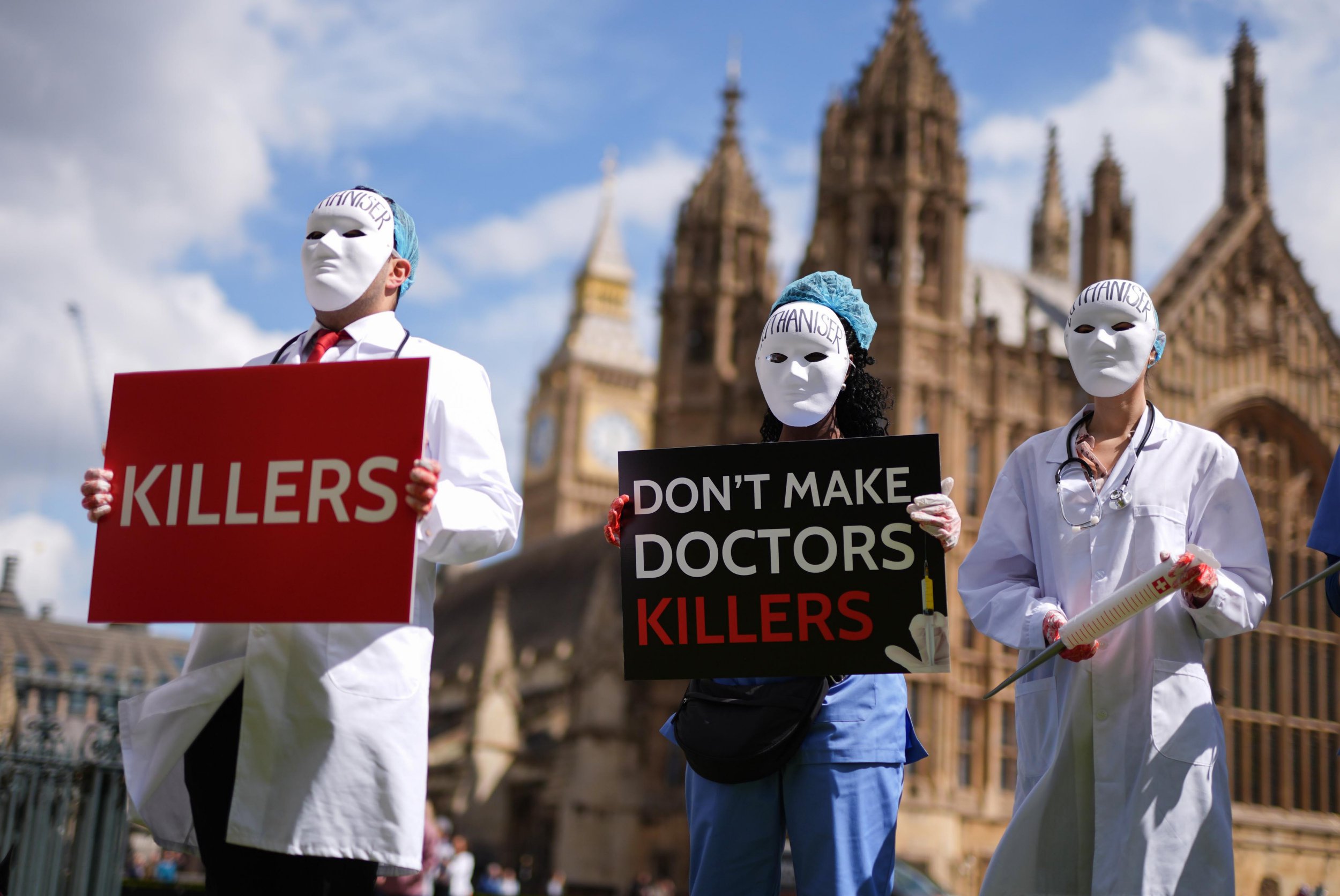 Campaigners protest outside Parliament in Westminster, London, ahead of a debate in the House of Commons on assisted dying. A petition for a debate gained more than 200,000 signatures and has been backed by Dame Esther Rantzen. Picture date: Monday April 29, 2024. 