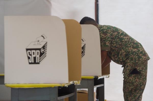 Early voting for over 39,000 army personnel, spouses on Aug 8