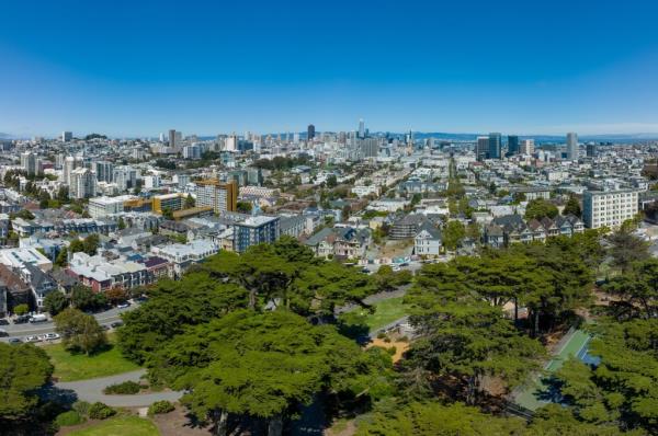 WIDE SHOT OF US CITY