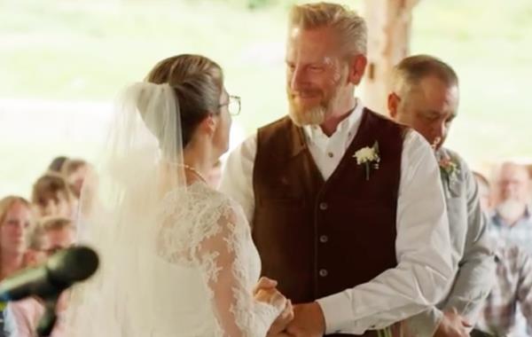 Country singer Rory Feek marries his daughter's teacher 8 years after death of his wife Joey