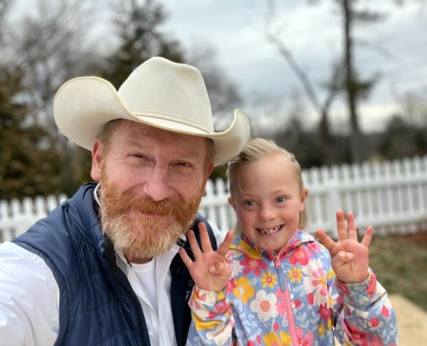 Country singer Rory Feek marries his daughter's teacher 8 years after death of his wife Joey