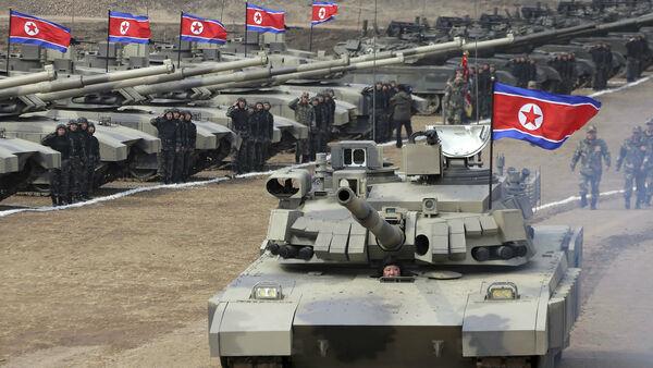 北朝鲜金正恩试驾新坦克并命令部队准备战争