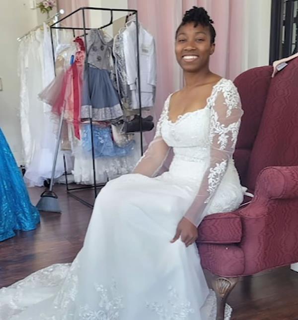 This is the wedding dress that bride to be Akila Mwongozi was never given when a bridal store she bought it from suddenly shut down.