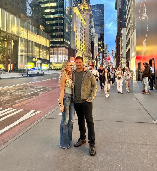 克里斯蒂娜·霍尔和丈夫乔什在结婚三年后申请离婚。