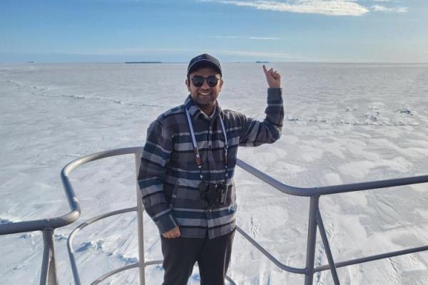 Doddi aboard the Chirase amid the Antarctic icepack.