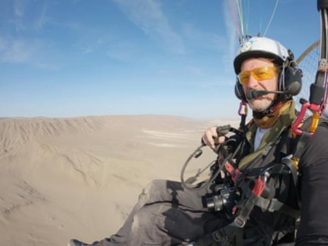 Researchers on foot in the desert