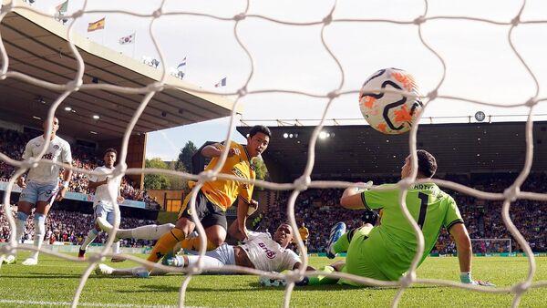 Aston Villa miss out on top four chance as Wolves cling on for draw