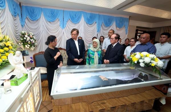 Premier pays last respects to former Sarawak deputy minister