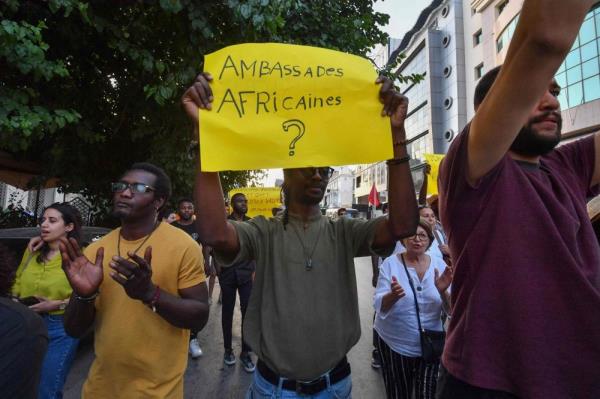 Tunisia rights groups urge aid, shelter for stranded migrants