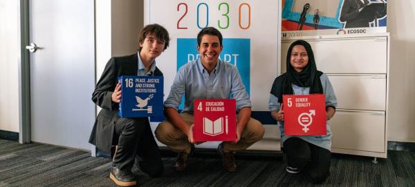 UN Assistant Secretary-General for Youth Affairs Felipe Paullier (centre) meets New York City school students Fariha Akter (right) and Erik Ponomarev. UN Assistant Secretary-General for Youth Affairs Felipe Paullier (centre) meets New York City school students Fariha Akter (right) and Erik Ponomarev.