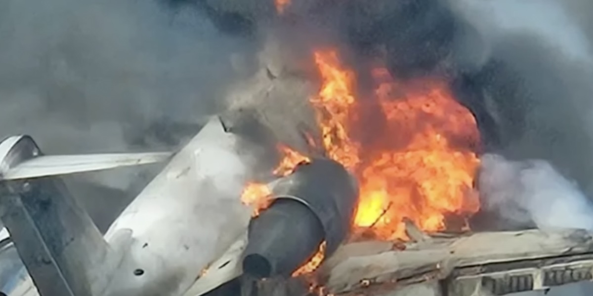 Two people have died in Florida after an attempted emergency landing of a small private plane on a highway