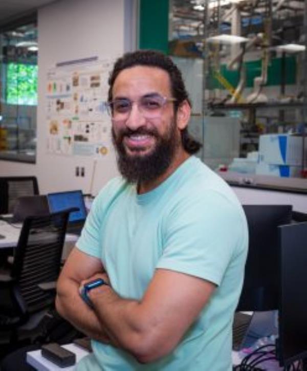 Usama Sheikh in a laboratory.