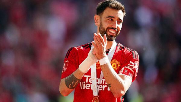 Bruno Fernandes seeks better Manchester United deal but wants clarity on future