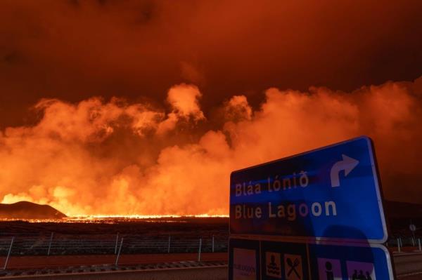 冰岛火山喷发减少熔岩流量