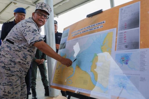 Sarawak MMEA director recommends righting MV Tung Sung to recover eight missing crew