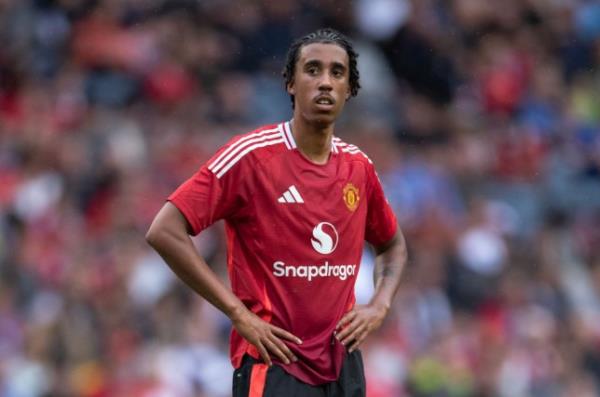 Manchester United defender Leny Yoro