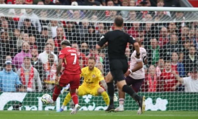 Luis Diaz blasts Liverpool into the lead after a swift counterattacking move that began with a Brentford corner.