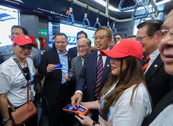 Abang Johari says Sarawak is embarking on trans-Borneo railway study and development project