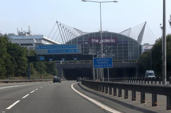 J0BPN9 Hertfordshire England The Galleria on top of the Hatfield Tunnel on the A1(M)