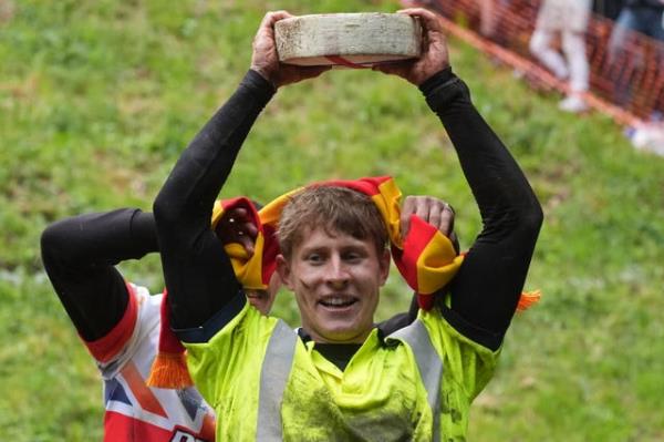 Cheese rolling 2024