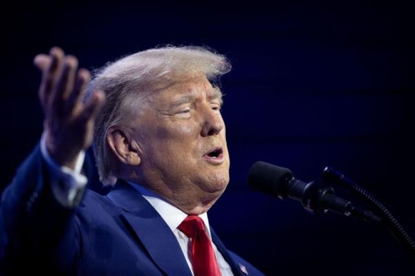 NBC News: Trump lawyers told to expect indictment