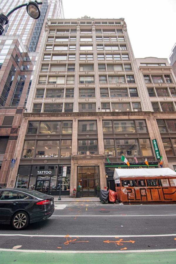 MIdtown office building once owned by John Jay Astor was recently sold for $35 million.