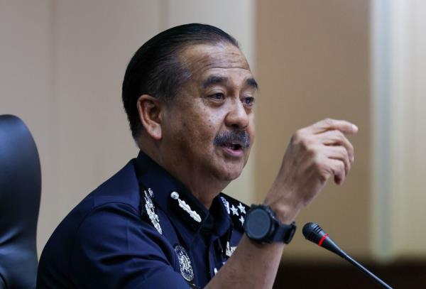 Why the 3am arrest? IGP says worried Sanusi may skip court after rejecting calls from cops