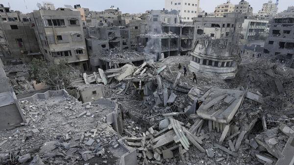 UN says displaced in Gaza tops 187,500 as territory is sealed off