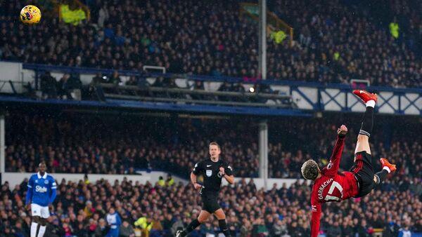 Garnacho stunner ensures Manchester United add to Everton's woes