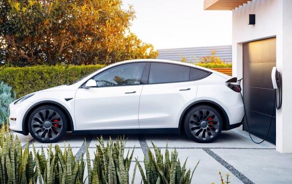 Tesla Model Y Malaysia customers to receive a free Wall Connector