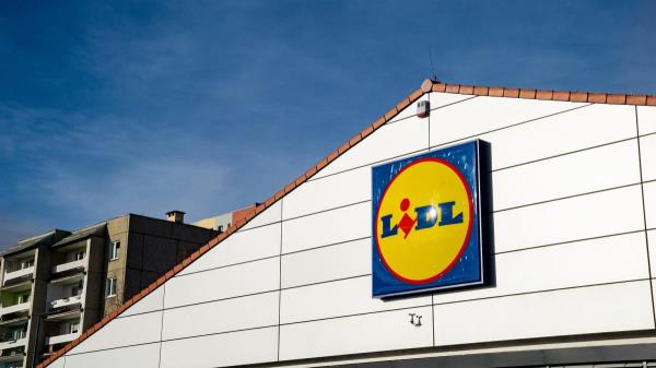 I've never had one so comfortable. The skirt from Lidl is a hit for every day. Also in CA, HM